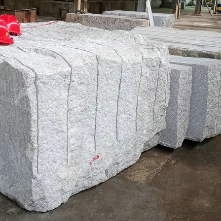 Giá cắt khối đá granit ở Ấn Độ